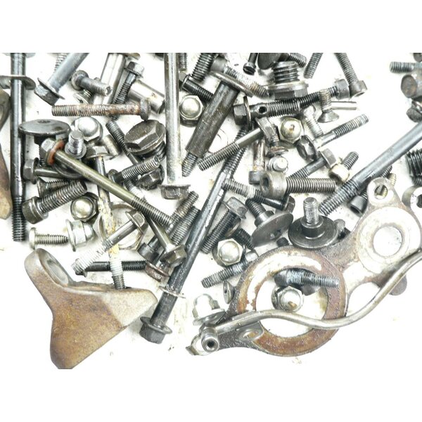 Suzuki GSF 400 BANDIT GK75B Schrauben Kleinteile Motor / screws sundries engine