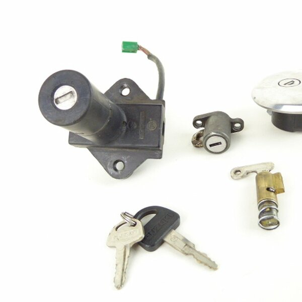 Suzuki GN 250 NJ42A Schlosssatz Zndschloss / lock set