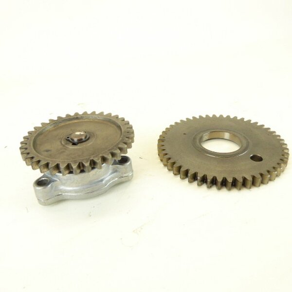 Suzuki GN 250 NJ42A Ölpumpe / oil pump