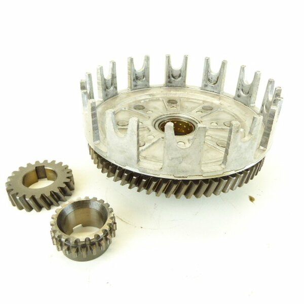 Suzuki GN 250 NJ42A Kupplungskorb / gear assy