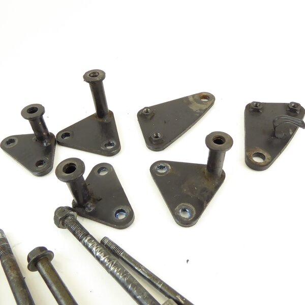 Suzuki VX 800 VS51B Motorhalterung Satz / engine bracket set