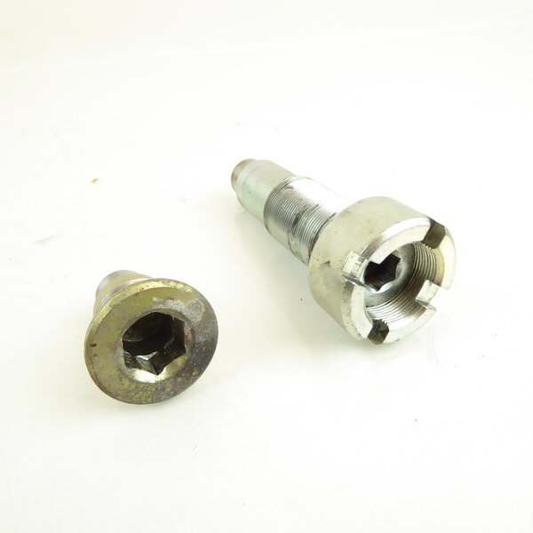 Honda NTV 650 RC33 Bolzen Schwinge / swingarm bolt