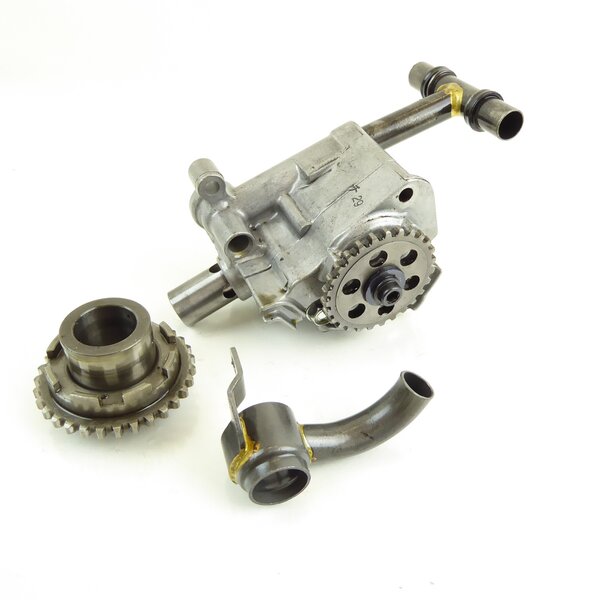 Honda NTV 650 RC33 Ölpumpe / oil pump