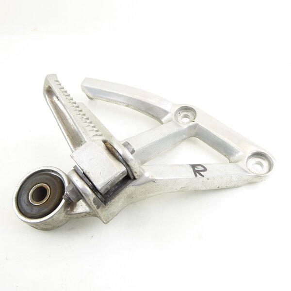 Yamaha FZS 600 FAZER RJ02 Trger Furaste Sozius rechts / rear step bracket right