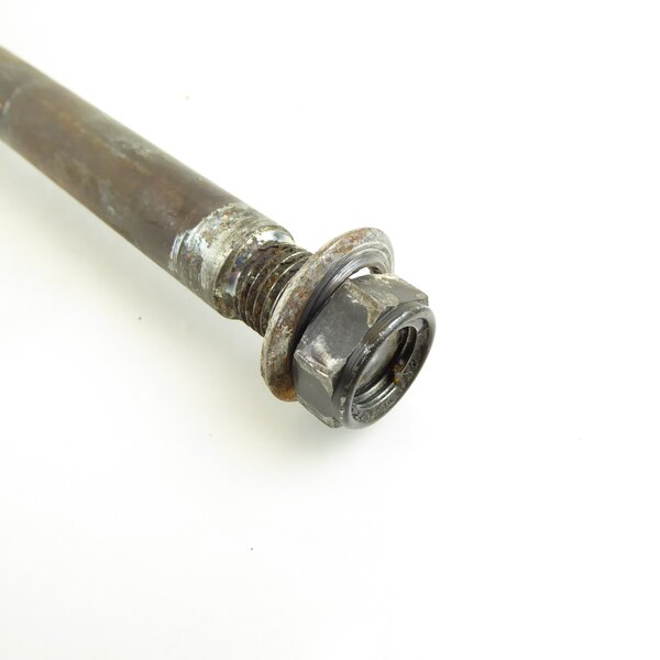 Suzuki GSX 550 E GN71D Bolzen Schwinge / rear arm bolt