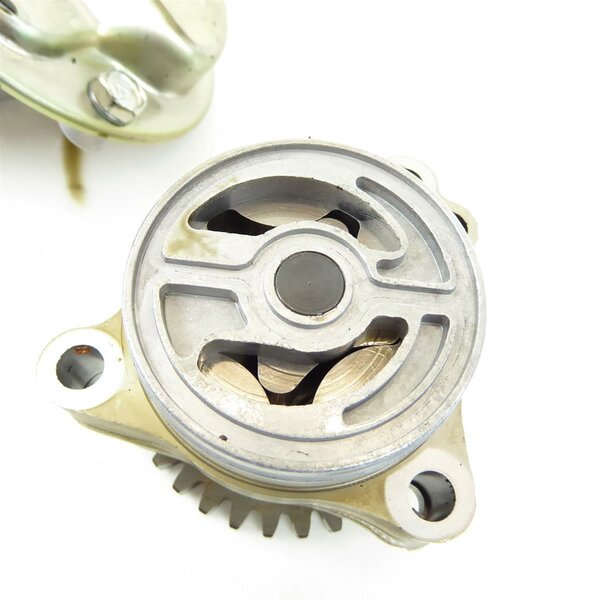 Suzuki GSX 550 E GN71D lpumpe / oil pump