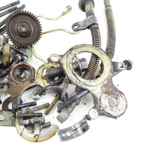 Suzuki GSX 550 E GN71D Schrauben Kleinteile Motor / screws small parts engine