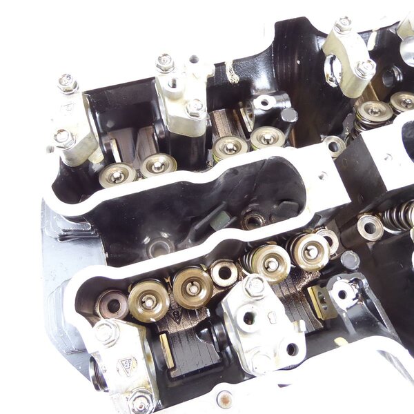 Suzuki GSX 550 E GN71D Zylinderkopf / cylinder head