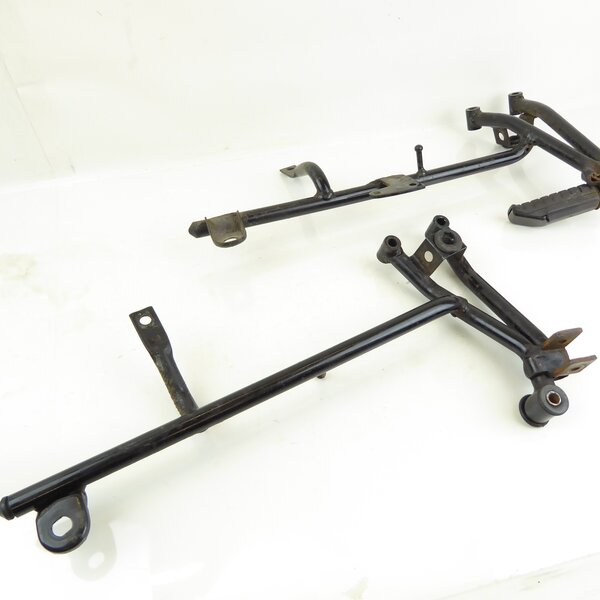 Honda CBR 600 F PC23 Halter Fußrasten Sozius Satz / rear step bracket set