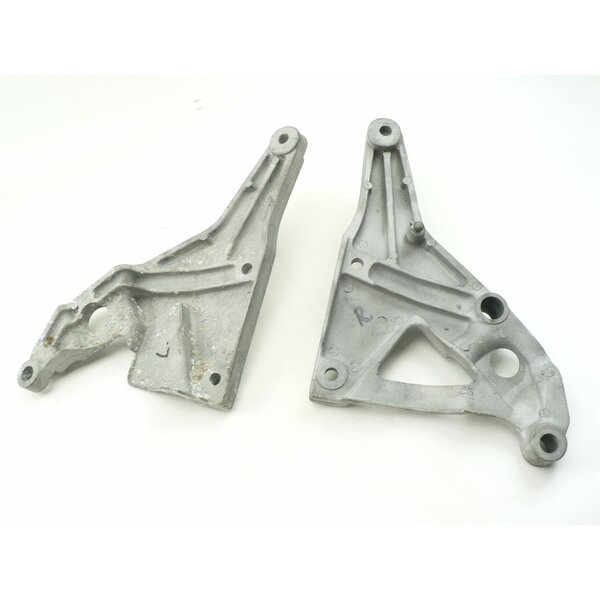 Yamaha XZ 550 11U Furastentrger links + rechts / mounting footpeg #2