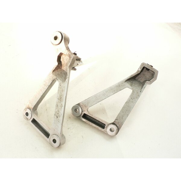 Daelim VJ 125 Roadwin Furastentrger Sozius rechts + links / mounting footpeg #2