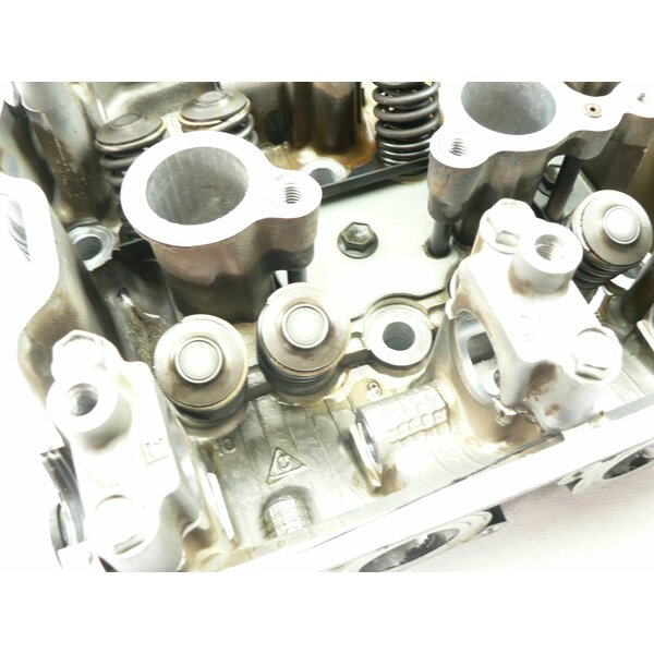 Suzuki GSX 600 F GN72B Zylinderkopf / cylinder head