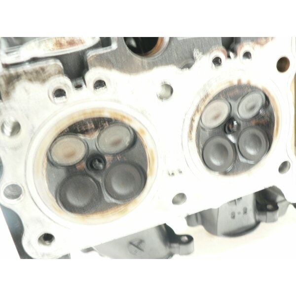 Suzuki GSX 600 F GN72B Zylinderkopf / cylinder head
