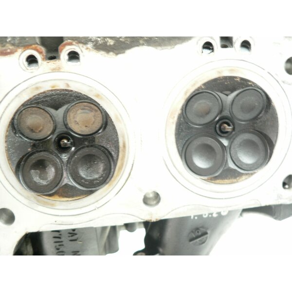 Suzuki GSX 600 F GN72B Zylinderkopf / cylinder head