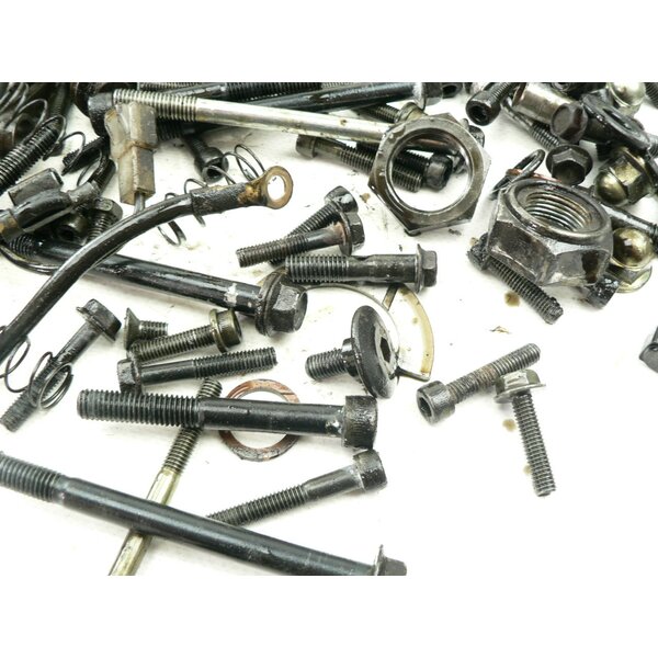 Suzuki GSX 600 F GN72B Schrauben Kleinteile Motor / screws sundries