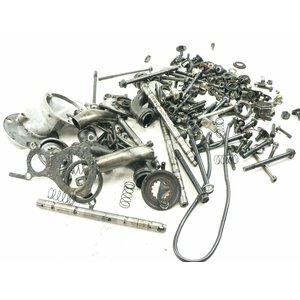 Suzuki GSX 600 F GN72B Schrauben Kleinteile Motor /...